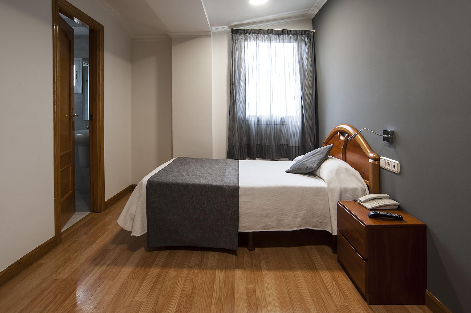 Iraipe Izaga Hostal Noáin Exteriér fotografie