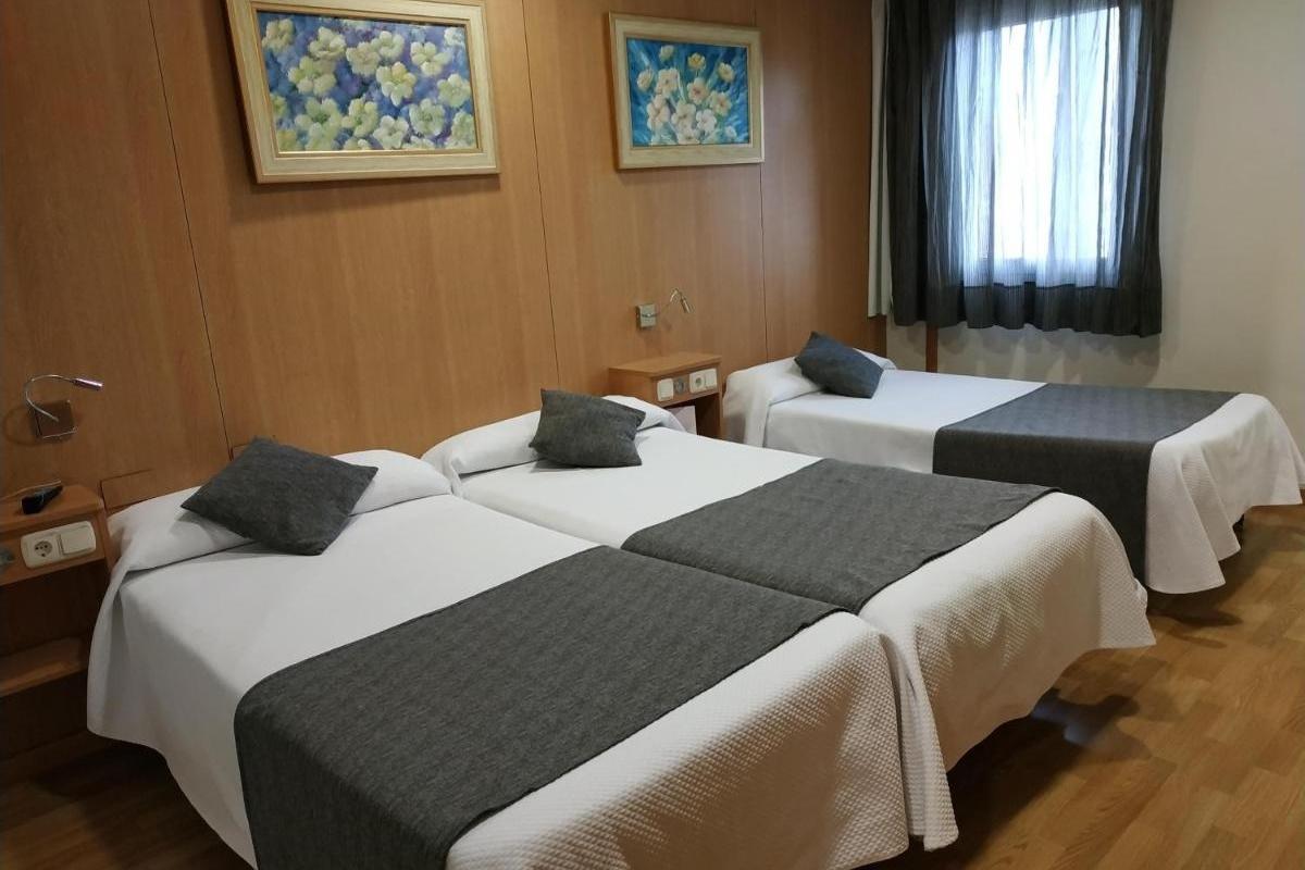 Iraipe Izaga Hostal Noáin Exteriér fotografie