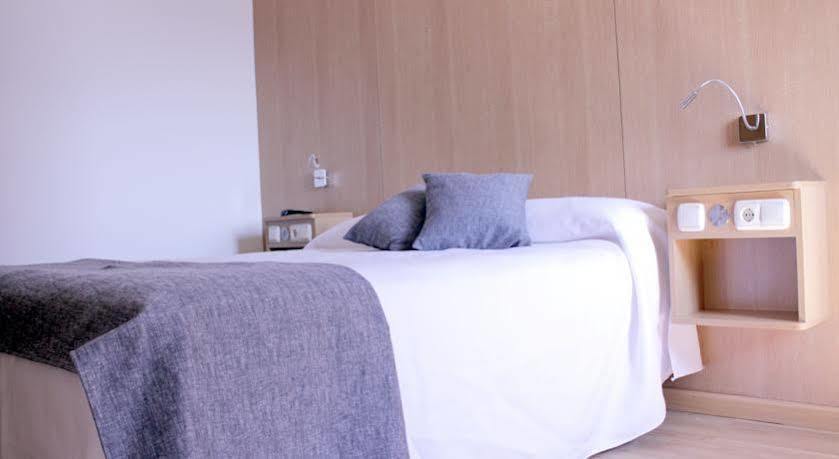 Iraipe Izaga Hostal Noáin Exteriér fotografie